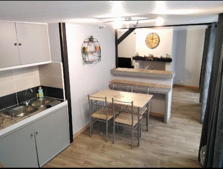T2 Bis Quartier Chateau De 포 외부 사진